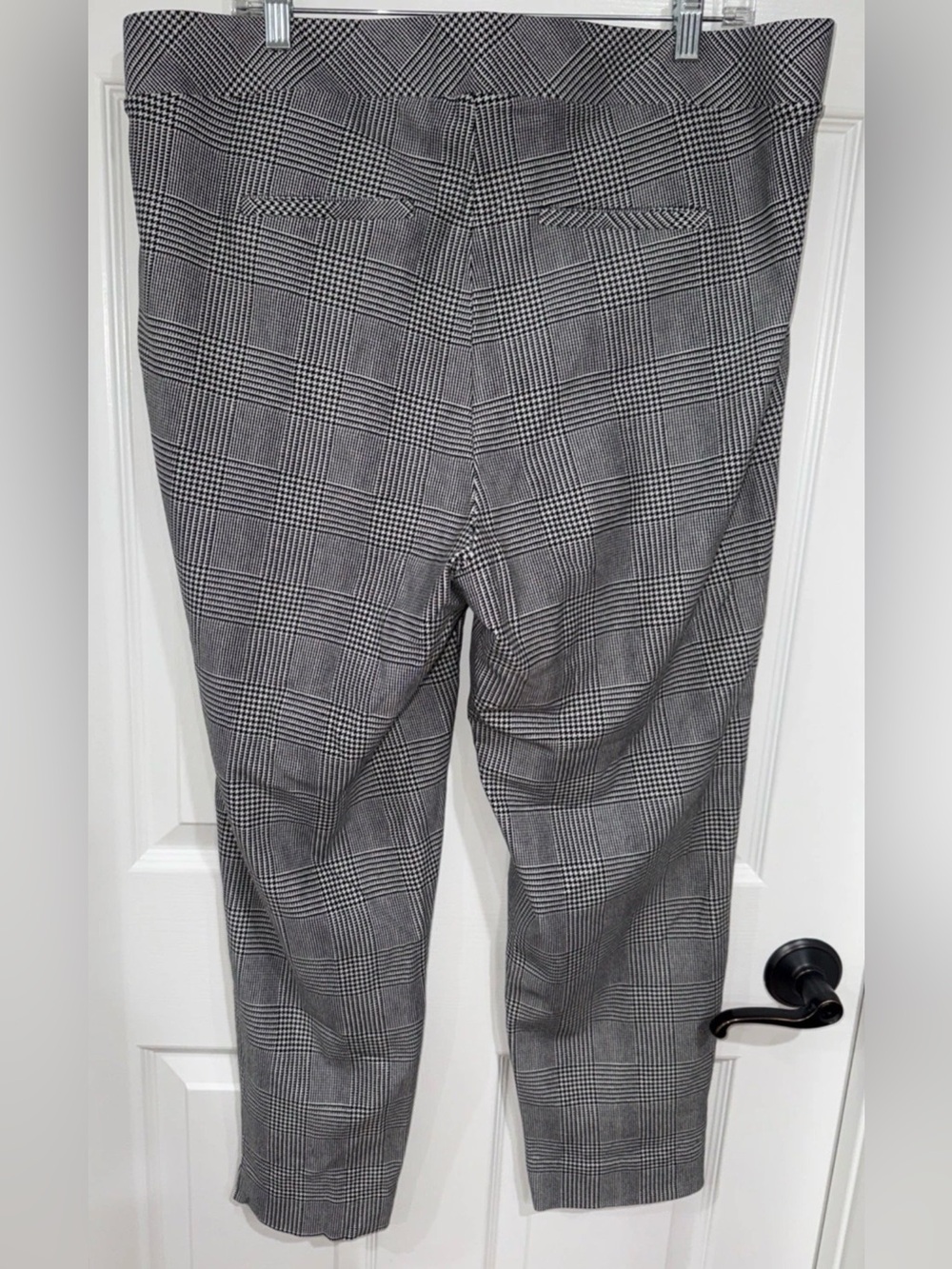 Torrid Women's Sz 2R Pull On Flat Front Career Pant Black / White Houndstooth - Picture 5 of 13